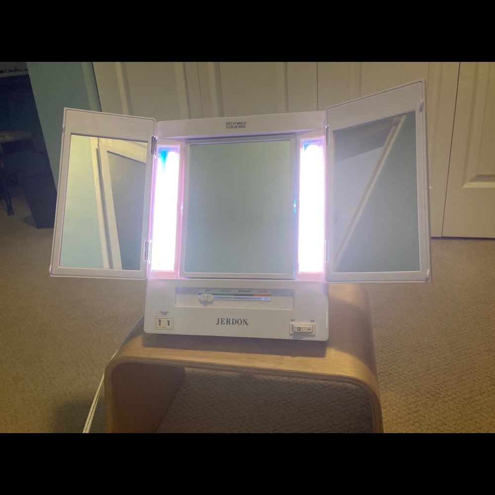 Tri-fold Lighted Mirror
